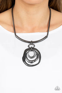 Paparazzi ♥ Forged in Fabulous - Black ♥ Necklace