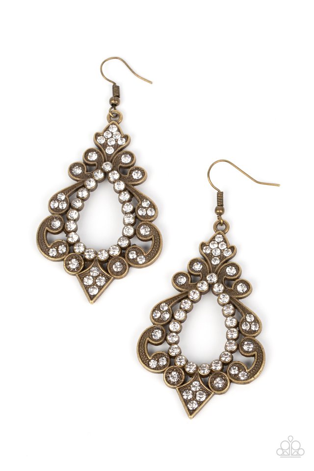 Fit for a DIVA - Brass Paparazzi Earrings