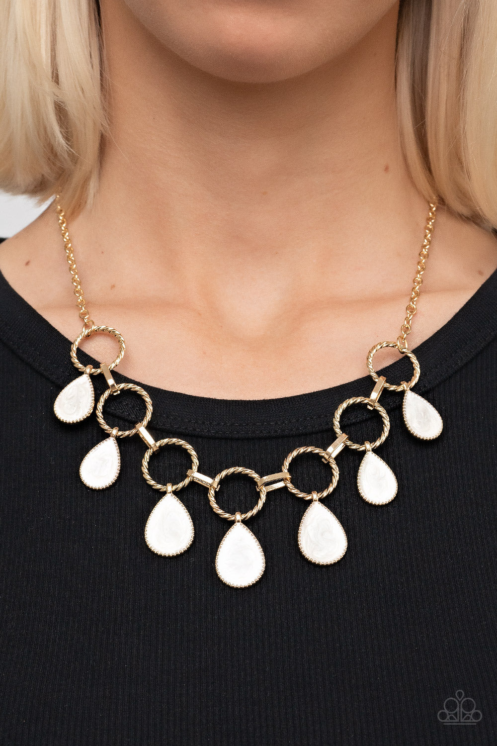 Paparazzi Golden Glimmer - Gold Necklace